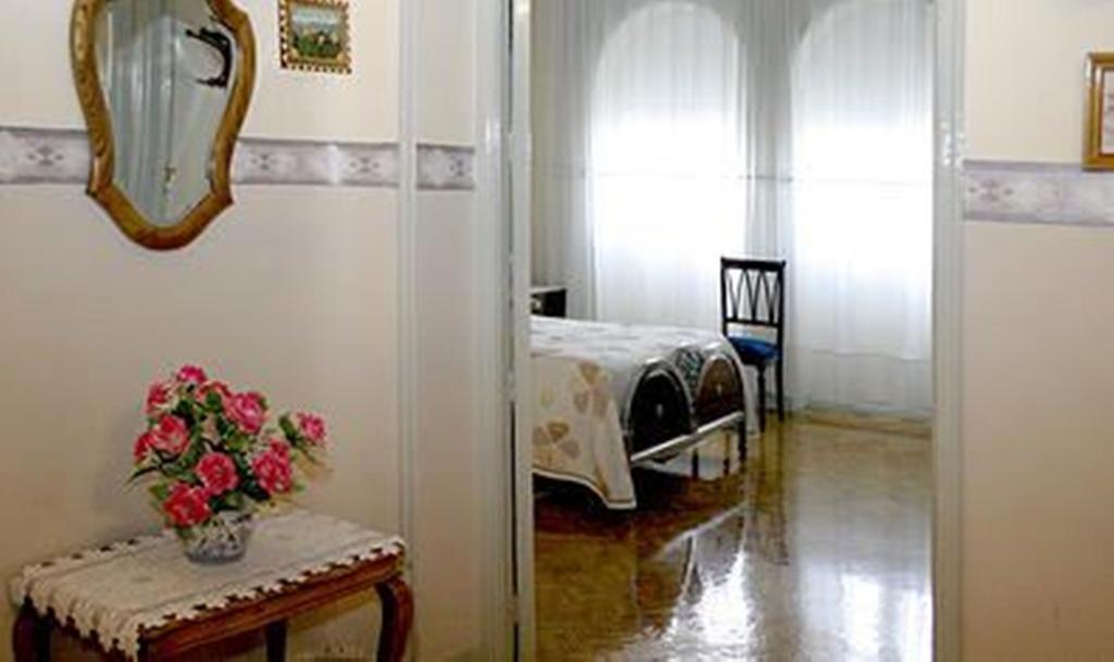 Hostal Delfina Madrid Bilik gambar